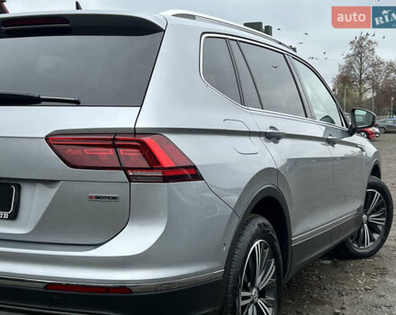 Сірий Фольксваген Tiguan Allspace, об'ємом двигуна 2 л та пробігом 204 тис. км за 29070 $, фото 12 на Automoto.ua