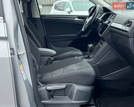 Сірий Фольксваген Tiguan Allspace, об'ємом двигуна 2 л та пробігом 204 тис. км за 29070 $, фото 48 на Automoto.ua