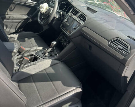 Сірий Фольксваген Tiguan Allspace, об'ємом двигуна 0 л та пробігом 55 тис. км за 8800 $, фото 9 на Automoto.ua