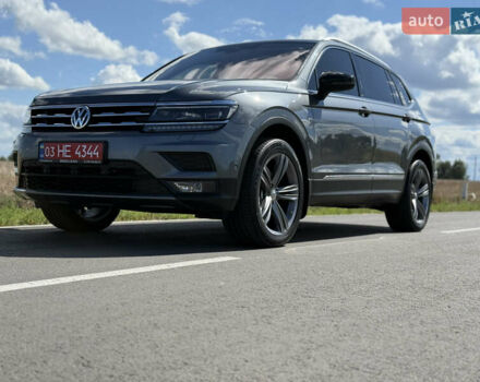 Сірий Фольксваген Tiguan Allspace, об'ємом двигуна 2 л та пробігом 189 тис. км за 27950 $, фото 9 на Automoto.ua