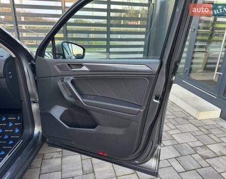 Серый Фольксваген Tiguan Allspace, объемом двигателя 2 л и пробегом 174 тыс. км за 33700 $, фото 35 на Automoto.ua