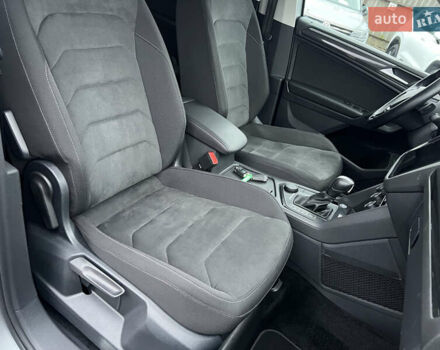 Сірий Фольксваген Tiguan Allspace, об'ємом двигуна 2 л та пробігом 204 тис. км за 29070 $, фото 49 на Automoto.ua