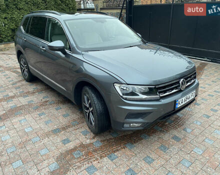 Серый Фольксваген Tiguan Allspace, объемом двигателя 2 л и пробегом 33 тыс. км за 23200 $, фото 2 на Automoto.ua