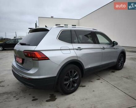 Сірий Фольксваген Tiguan Allspace, об'ємом двигуна 2 л та пробігом 156 тис. км за 22450 $, фото 7 на Automoto.ua