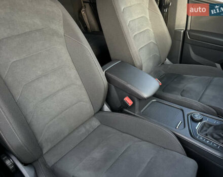 Серый Фольксваген Tiguan Allspace, объемом двигателя 2 л и пробегом 172 тыс. км за 34814 $, фото 51 на Automoto.ua