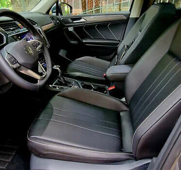 Серый Фольксваген Tiguan Allspace, объемом двигателя 2 л и пробегом 80 тыс. км за 21500 $, фото 13 на Automoto.ua