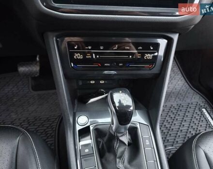 Сірий Фольксваген Tiguan Allspace, об'ємом двигуна 2 л та пробігом 156 тис. км за 22450 $, фото 19 на Automoto.ua