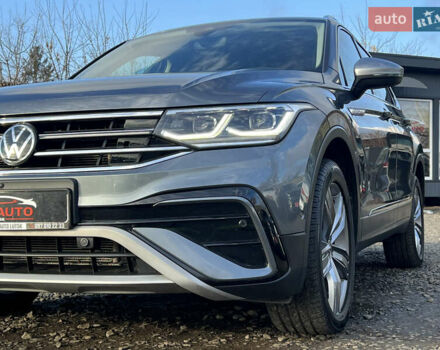 Серый Фольксваген Tiguan Allspace, объемом двигателя 2 л и пробегом 172 тыс. км за 34814 $, фото 10 на Automoto.ua