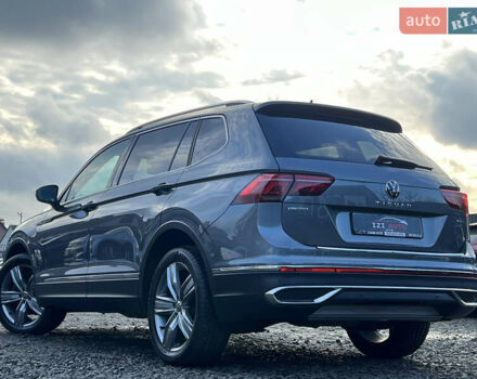 Серый Фольксваген Tiguan Allspace, объемом двигателя 2 л и пробегом 172 тыс. км за 34814 $, фото 4 на Automoto.ua