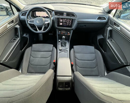 Серый Фольксваген Tiguan Allspace, объемом двигателя 2 л и пробегом 172 тыс. км за 34814 $, фото 55 на Automoto.ua