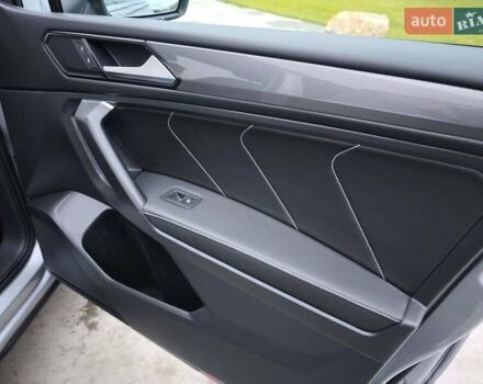 Сірий Фольксваген Tiguan Allspace, об'ємом двигуна 2 л та пробігом 156 тис. км за 22450 $, фото 35 на Automoto.ua