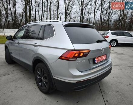 Сірий Фольксваген Tiguan Allspace, об'ємом двигуна 2 л та пробігом 156 тис. км за 22450 $, фото 10 на Automoto.ua