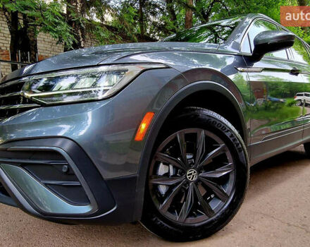 Серый Фольксваген Tiguan Allspace, объемом двигателя 2 л и пробегом 80 тыс. км за 21500 $, фото 1 на Automoto.ua