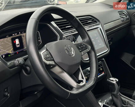 Фольксваген Tiguan Allspace 2022 в Луцке на Automoto.ua Серый Фольксваген Tiguan Allspace, объемом двигателя 2 л и пробегом 171 тыс. км за 35809 $, фото 26 на Automoto.ua