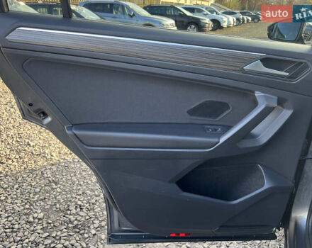 Серый Фольксваген Tiguan Allspace, объемом двигателя 2 л и пробегом 172 тыс. км за 34814 $, фото 39 на Automoto.ua