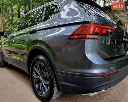 Серый Фольксваген Tiguan Allspace, объемом двигателя 2 л и пробегом 80 тыс. км за 21500 $, фото 8 на Automoto.ua