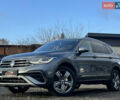 Серый Фольксваген Tiguan Allspace, объемом двигателя 2 л и пробегом 172 тыс. км за 34814 $, фото 3 на Automoto.ua