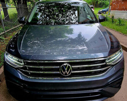 Серый Фольксваген Tiguan Allspace, объемом двигателя 2 л и пробегом 80 тыс. км за 21500 $, фото 3 на Automoto.ua