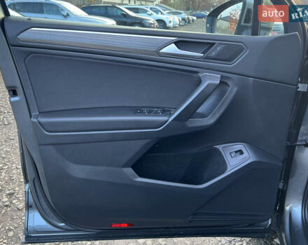 Серый Фольксваген Tiguan Allspace, объемом двигателя 2 л и пробегом 172 тыс. км за 34814 $, фото 35 на Automoto.ua