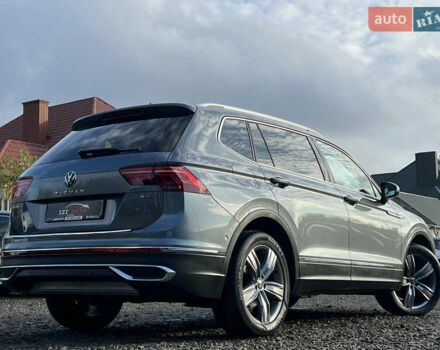 Серый Фольксваген Tiguan Allspace, объемом двигателя 2 л и пробегом 172 тыс. км за 34814 $, фото 7 на Automoto.ua