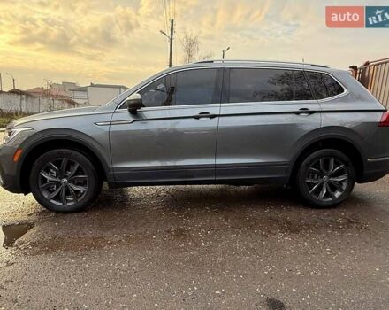 Серый Фольксваген Tiguan Allspace, объемом двигателя 1.98 л и пробегом 45 тыс. км за 25800 $, фото 12 на Automoto.ua