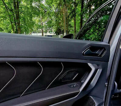 Серый Фольксваген Tiguan Allspace, объемом двигателя 2 л и пробегом 80 тыс. км за 21500 $, фото 10 на Automoto.ua