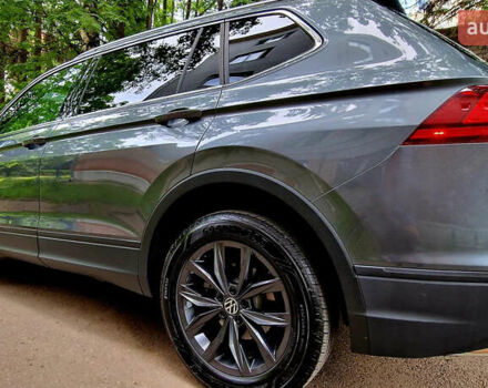 Серый Фольксваген Tiguan Allspace, объемом двигателя 2 л и пробегом 80 тыс. км за 21500 $, фото 9 на Automoto.ua