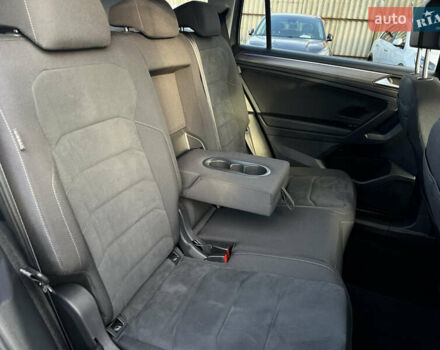 Серый Фольксваген Tiguan Allspace, объемом двигателя 2 л и пробегом 172 тыс. км за 34814 $, фото 45 на Automoto.ua