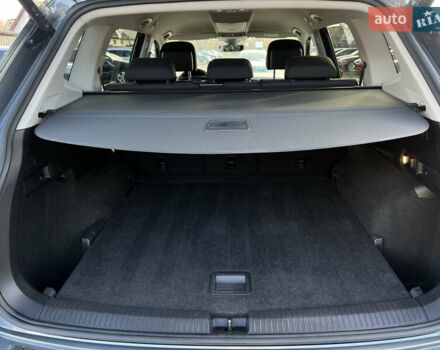 Серый Фольксваген Tiguan Allspace, объемом двигателя 2 л и пробегом 172 тыс. км за 34814 $, фото 40 на Automoto.ua