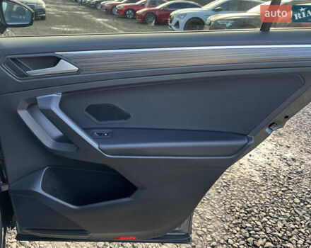 Серый Фольксваген Tiguan Allspace, объемом двигателя 2 л и пробегом 172 тыс. км за 34814 $, фото 47 на Automoto.ua