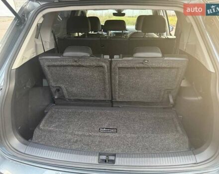 Серый Фольксваген Tiguan Allspace, объемом двигателя 1.98 л и пробегом 45 тыс. км за 25800 $, фото 19 на Automoto.ua
