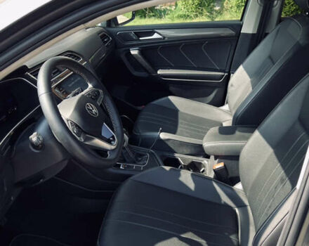 Фольксваген Tiguan Allspace 2023 в Житомире на Automoto.ua Серый Фольксваген Tiguan Allspace, объемом двигателя 1.97 л и пробегом 23 тыс. км за 27000 $, фото 16 на Automoto.ua