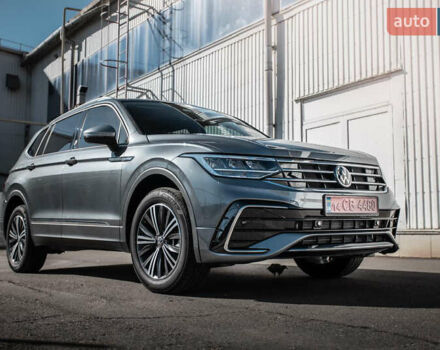Серый Фольксваген Tiguan Allspace, объемом двигателя 2 л и пробегом 5 тыс. км за 28500 $, фото 1 на Automoto.ua