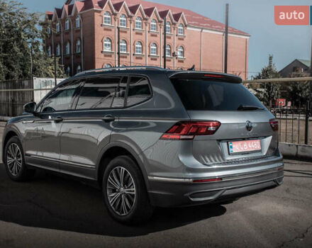 Серый Фольксваген Tiguan Allspace, объемом двигателя 2 л и пробегом 5 тыс. км за 28500 $, фото 7 на Automoto.ua