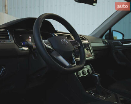 Серый Фольксваген Tiguan Allspace, объемом двигателя 2 л и пробегом 5 тыс. км за 28500 $, фото 22 на Automoto.ua