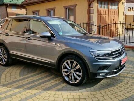 Серый Фольксваген Tiguan Allspace, объемом двигателя 2 л и пробегом 215 тыс. км за 24900 $, фото 1 на Automoto.ua