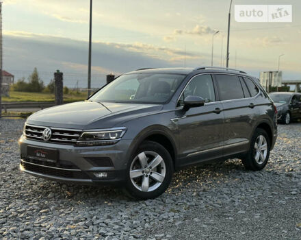 Серый Фольксваген Tiguan Allspace, объемом двигателя 2 л и пробегом 161 тыс. км за 27750 $, фото 1 на Automoto.ua