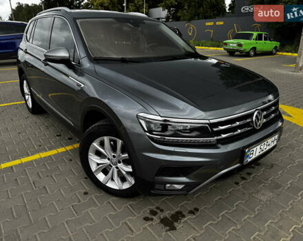 Серый Фольксваген Tiguan Allspace, объемом двигателя 2 л и пробегом 152 тыс. км за 26990 $, фото 1 на Automoto.ua