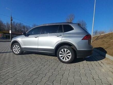 Фольксваген Tiguan Allspace 2020 у Тернополі на Automoto.ua Сірий Фольксваген Tiguan Allspace, об'ємом двигуна 2 л та пробігом 16 тис. км за 24900 $, фото 1 на Automoto.ua