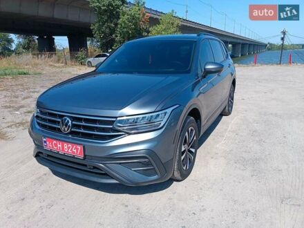 Фольксваген Tiguan Allspace 2022 в Днепре (Днепропетровске) на Automoto.ua Серый Фольксваген Tiguan Allspace, объемом двигателя 2 л и пробегом 93 тыс. км за 23999 $, фото 1 на Automoto.ua