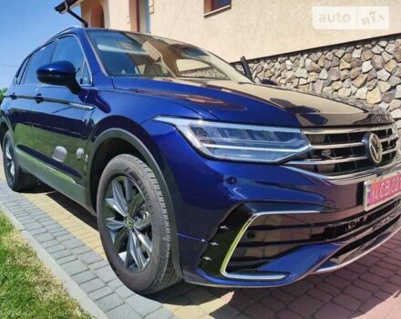 Синий Фольксваген Tiguan Allspace, объемом двигателя 0 л и пробегом 13 тыс. км за 28800 $, фото 2 на Automoto.ua