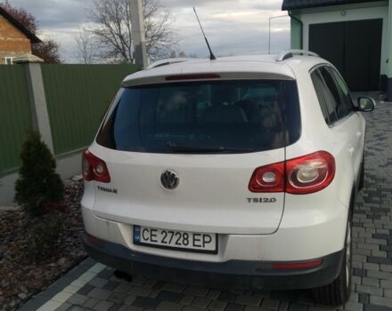 Білий Фольксваген Тігуан, об'ємом двигуна 2 л та пробігом 322 тис. км за 10500 $, фото 3 на Automoto.ua