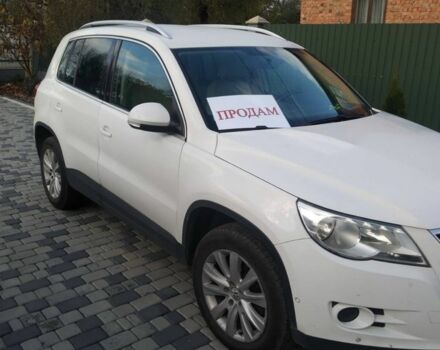 Білий Фольксваген Тігуан, об'ємом двигуна 2 л та пробігом 322 тис. км за 10500 $, фото 6 на Automoto.ua