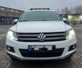 Белый Фольксваген Тигуан, объемом двигателя 2 л и пробегом 300 тыс. км за 16500 $, фото 1 на Automoto.ua