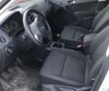 Білий Фольксваген Тігуан, об'ємом двигуна 2 л та пробігом 125 тис. км за 10000 $, фото 7 на Automoto.ua