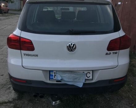 Білий Фольксваген Тігуан, об'ємом двигуна 2 л та пробігом 125 тис. км за 10000 $, фото 1 на Automoto.ua