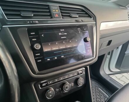 Белый Фольксваген Тигуан, объемом двигателя 2 л и пробегом 144 тыс. км за 16650 $, фото 8 на Automoto.ua