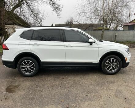 Белый Фольксваген Тигуан, объемом двигателя 2 л и пробегом 119 тыс. км за 20000 $, фото 3 на Automoto.ua