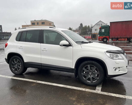 Білий Фольксваген Тігуан, об'ємом двигуна 1.4 л та пробігом 202 тис. км за 8699 $, фото 3 на Automoto.ua