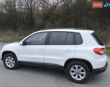 Білий Фольксваген Тігуан, об'ємом двигуна 1.97 л та пробігом 140 тис. км за 12000 $, фото 40 на Automoto.ua